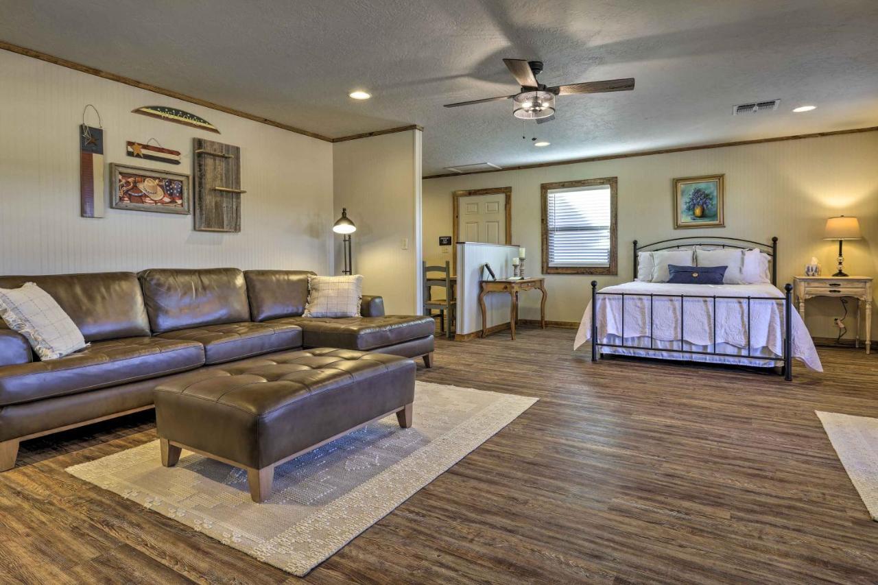 Cozy Fredericksburg Studio Near Wineries! Exterior photo