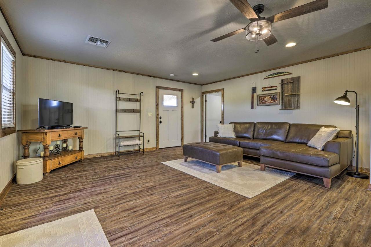 Cozy Fredericksburg Studio Near Wineries! Exterior photo