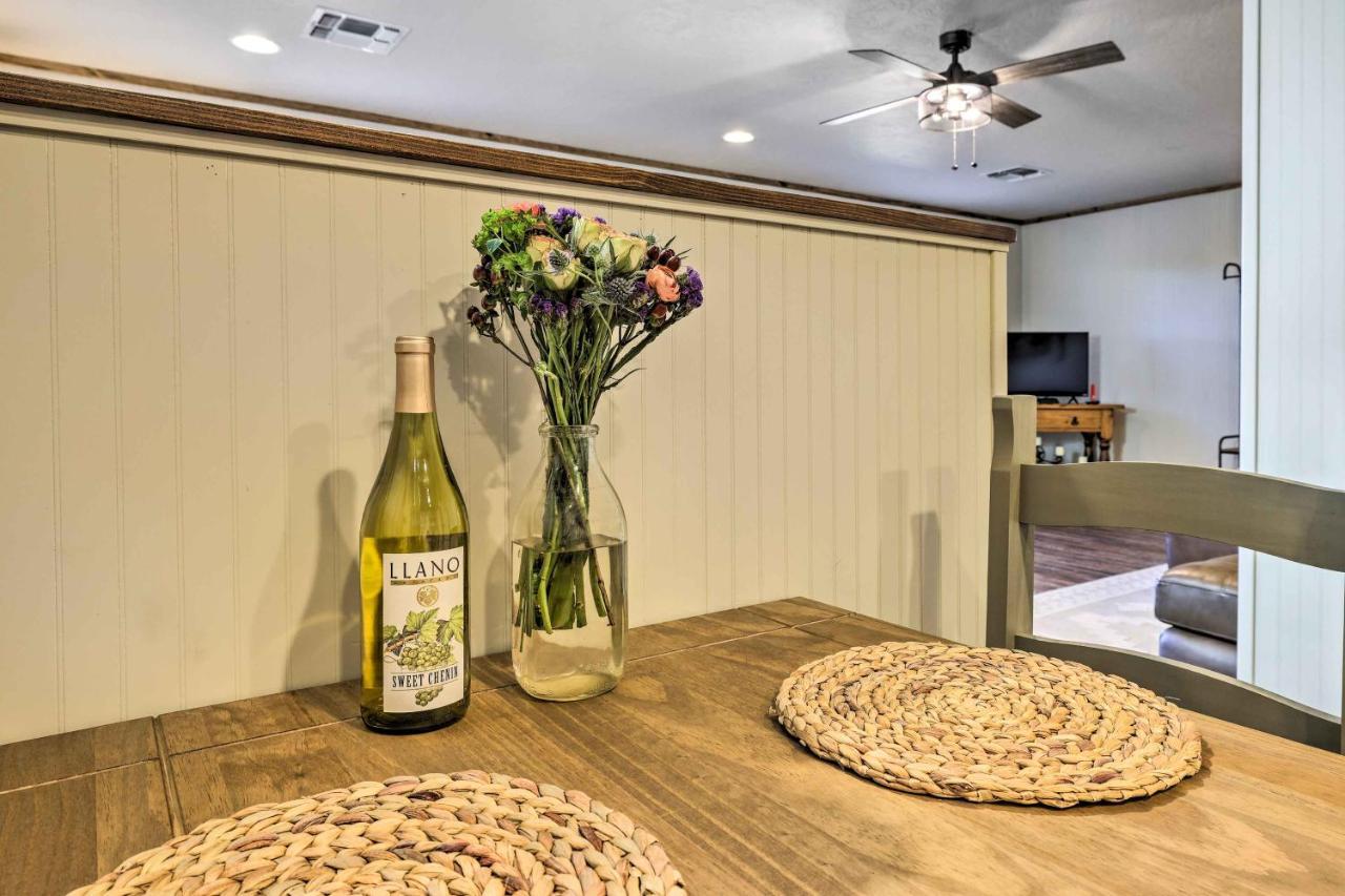 Cozy Fredericksburg Studio Near Wineries! Exterior photo