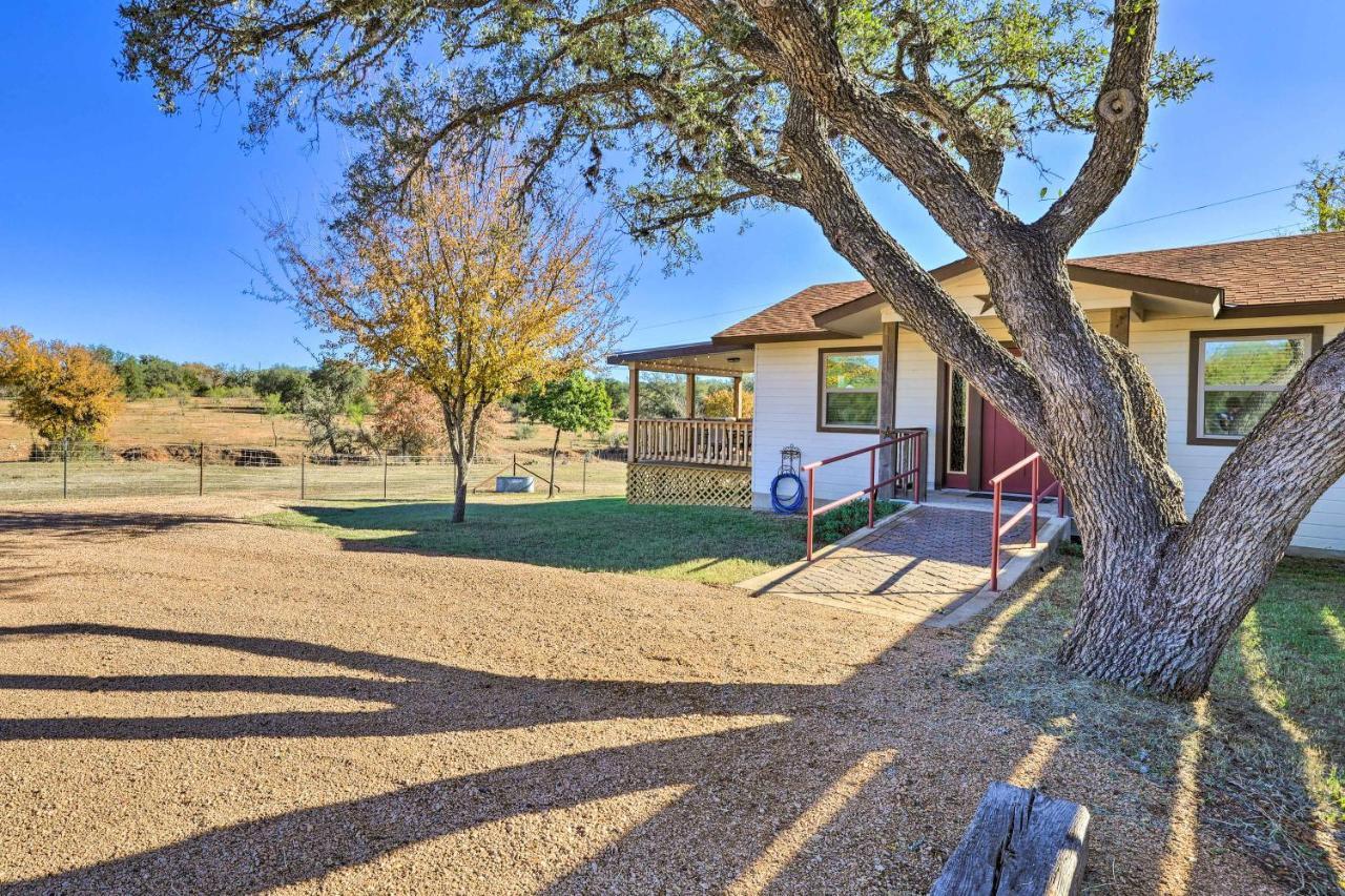 Cozy Fredericksburg Studio Near Wineries! Exterior photo