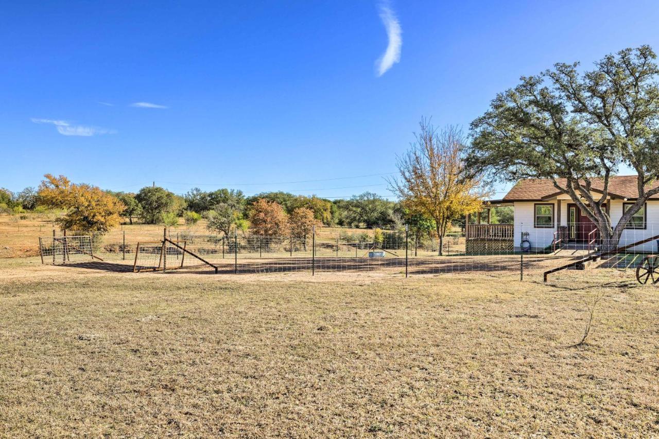 Cozy Fredericksburg Studio Near Wineries! Exterior photo