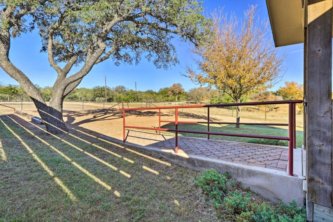 Cozy Fredericksburg Studio Near Wineries! Exterior photo